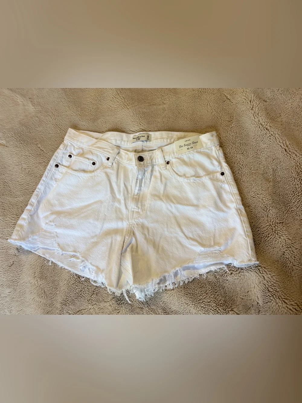 *NWT* Abercrombie low rise baggy shorts size 32/14